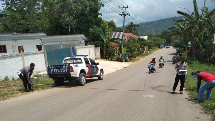 Pemobil ugal-ugalan di Baubau menabrak 4 pemotor hingga seorang di antaranya tewas.