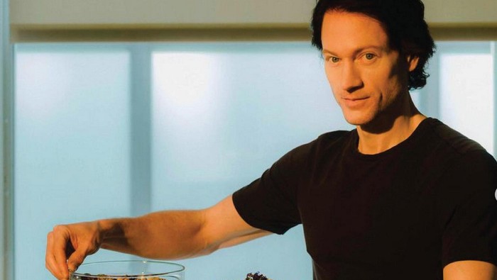 Awal Mula Pria 45 Tahun Terobsesi Punya Tubuh Remaja, Begini Kesehariannya