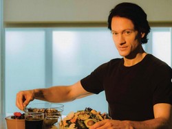 Foto Transformasi Miliarder 45 Tahun Habiskan Rp 29 Miliar Demi Muda Lagi