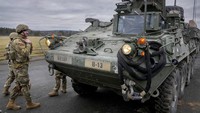 Para pakar militer menerangkan bahwa kesuksesan di medan perang memerlukan berbagai macam peralatan, yang dikerahkan dalam koordinasi, dengan dukungan logistik yang memadai. Di antara banyak kendaraan tempur yang disumbangkan ke Ukraina adalah kendaraan tempur lapis baja Stryker. Pada Kamis (19/1), AS mengumumkan mereka akan mengirimkan 90 Stryker. Di antara kendaraan lainnya yang disumbangkan oleh AS pekan lalu adalah tambahan 59 kendaraan tempur Bradley. Mereka secara luas digunakan oleh pasukan AS di Irak. REUTERS