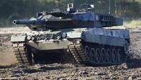 Keputusan Jerman untuk mengirim tank Leopard 2 muncul setelah tekanan kuat dari sejumlah sekutu internasional serta Ukraina sendiri. Presiden Ukraina Volodomyr Zelensky mengatakan pasukannya sangat membutuhkan tank tempur Barat, untuk mempertahankan wilayahnya dari serangan Rusia, dan mendorong pasukan Rusia keluar dari daerah pendudukan. AP Photo