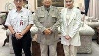 Juru bicara Prabowo Subianto, Dahnil Anzar Simanjuntak anak menikah dengan Muna Soraya Putri. Dahnil sempat membawa Muna bertemu dengan Prabowo sebelum melangsungkan pernikahan mereka. (Istimewa)