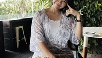 Selan ngopi, Greysia memesan banyak makana khas Western nih. Salah satunya ada daging panggang, kentang goreng sampai telur mata sapi. Foto: Instagram @greyspolii