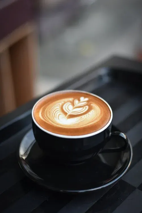 Ini Sebabnya Mengapa Ngopi Sambil Merokok Sangat Tak Dianjurkan