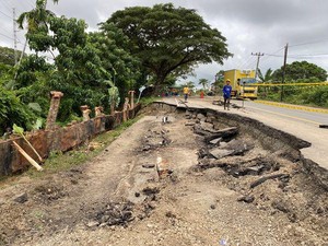 Jalan Nasional KM 80 di Pidie Ambles, Buka-Tutup Jalan Diberlakukan