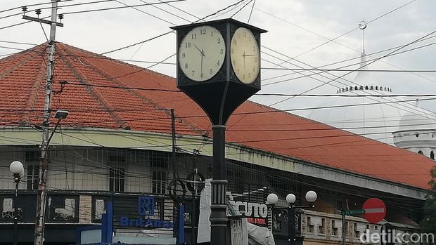jam tugu kota pasuruan