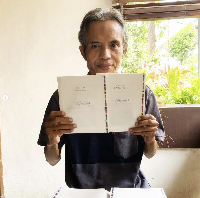 Joko Pinurbo Terbitkan Buku Kumcer Perdana Tak Ada Asu di Antara Kita Joko Pinurbo Terbitkan Buku Kumcer Perdana Tak Ada Asu di Antara Kita