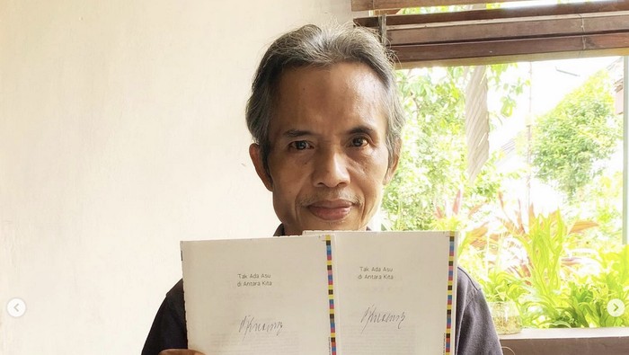 Joko Pinurbo Terbitkan Buku Kumcer Perdana Tak Ada Asu di Antara Kita
