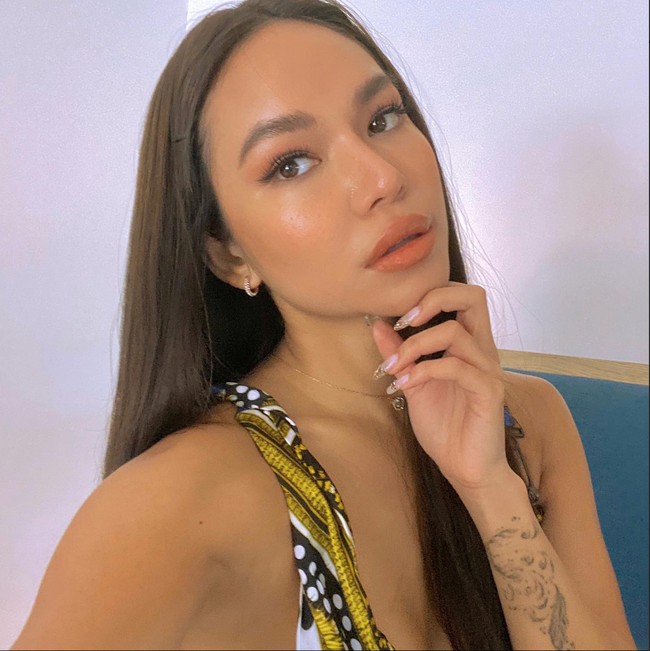 Karraminah merupakan salah satu putri Kerajaan Brunei. Ia merupakan anak dari Pangeran Brunei Jefri Bolkiah. Sementara ibunya, Evangeline Teodoro del Rosario berasal dari Filipina. Foto: Instagram/@_karraminah_