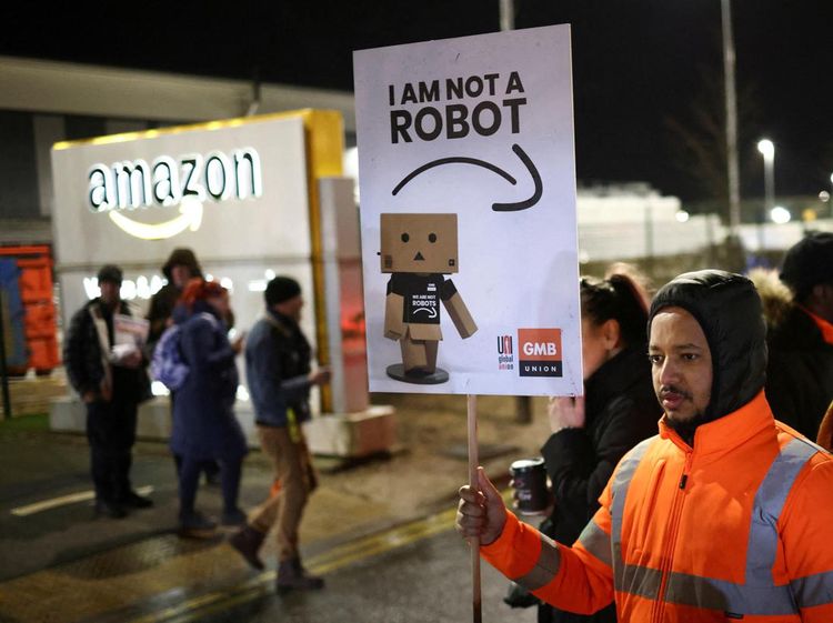 Karyawan Amazon Mogok Kerja Tuntut Gaji Naik