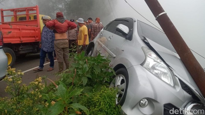 kecelakaan di jalur menuju bromo malang