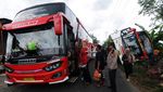 Kondisi Bus Rombongan Peziarah yang Nyemplung Parit di Klaten