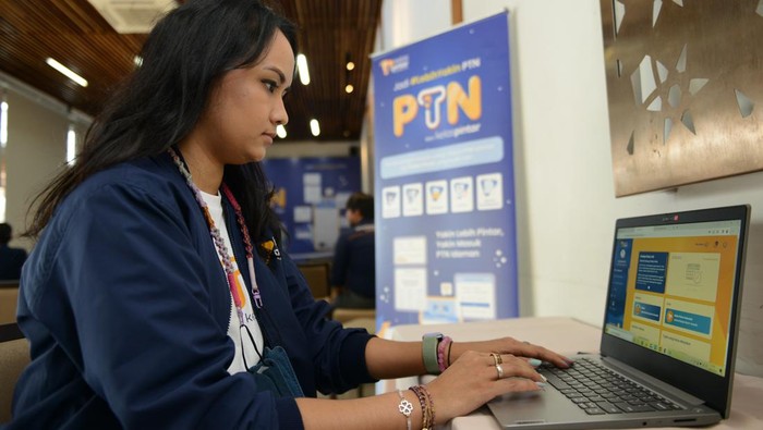 Kelas Pintar, penyedia solusi pendidikan berbasis teknologi, meluncurkan layanan pendampingan belajar bagi siswa yang ingin lolos seleksi Perguruan Tinggi Negeri (PTN).