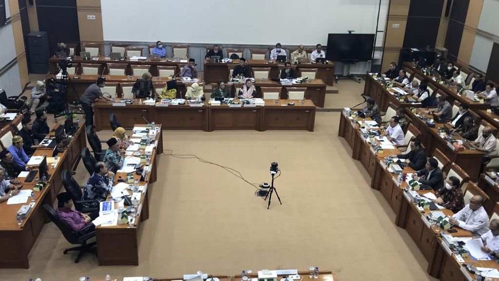 Rapat Biaya Haji Bareng Kemenag, Komisi VIII DPR: Setop Komen Sakiti Rakyat