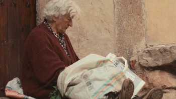 Tak ada warga setempat yang dulu tinggal di La Estrella kembali untuk sekadar mengenang masa lalu. Martin dan Sinforosa telah bertekad untuk tetap tinggal di sana. Biarlah La Estrella mati bersama kami, kata Martin. Foto: Jungles in Paris