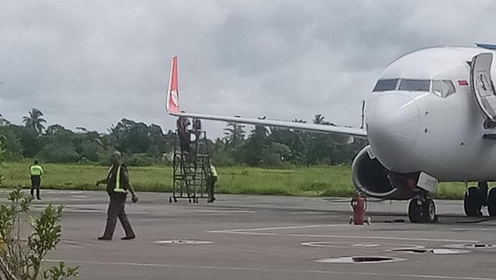 Sayap Pesawat Lion Air Tabrak Atap Garbarata Bandara Mopah Merauke