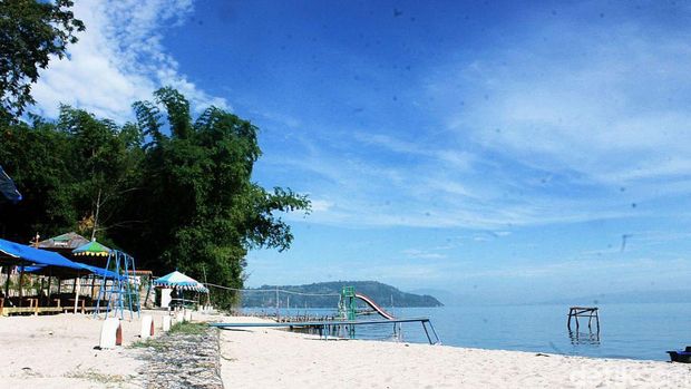 Lokasi wisata keren di sekitar Danau Toba.