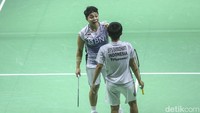 Apriyani Rahayu/Siti Fadia Silva Ramadhanti menang dengan skor 22-20, 21-16.
