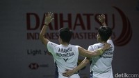 Apriyani Rahayu/Siti Fadia Silva Ramadhanti menyapa penonton.