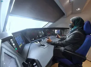 Pertama! Arab Saudi Punya Masinis Perempuan