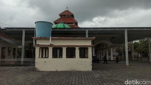 Masjid Jami' Ash-Shiddiq di Dukuh Jetak, Demak, yang dibangun pakai batu bata kuno. Foto diunggah Kamis (26/1/2023).