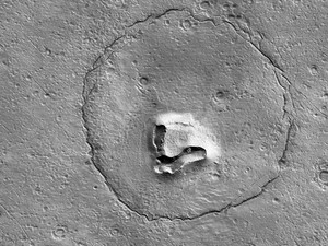 NASA Temukan Wajah Beruang Raksasa di Mars!