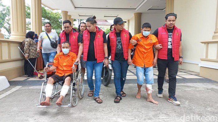 Pencuri spesialis pecah kaca mobil nasabah bank di Jambi ditangkap.