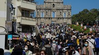 Kerumunan wisatawan kembali memadati sejumlah tempat menarik yang salah satu mengunjungi reruntuhan Santo Paulus yang ikonik di Makau.