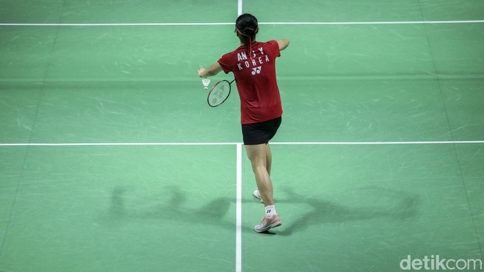 Putri KW Gagal ke Perempatfinal Indonesia Masters 2023 Pebulutangkis tunggal putri Indonesia, Putri Kusuma Wardani menelan kekalahan dari An Se Young. Dalam tiga gim, Putri KW kalah 21-18, 7-21, dan 10-21, Kamis (26/1/2023).