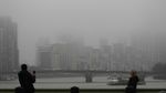 Saat Panorama Kota London Tertutup Kabut Musim Dingin