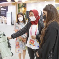 Begini katanya ketika melihat presentasi pameran dari berbagai negara, termasuk Indonesia. Foto: Instagram