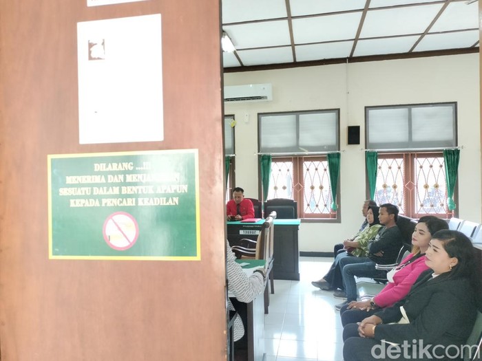 Sidang gugatan perdata tuntutan Rp 3 M yang dilayangkan Putri terhadap Ganda usai resepsi tanpa mempelai pria