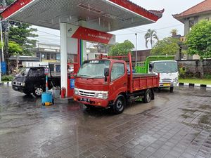 Keluh Kesah Sopir Truk Beli Solar Subsidi