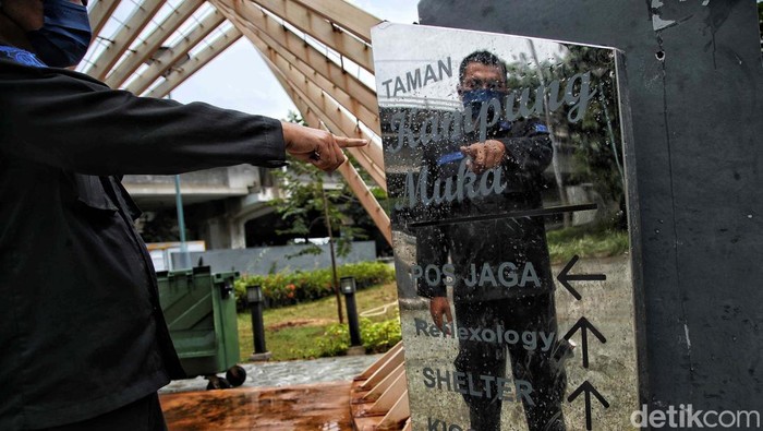 Taman Kampung Muka, Taman di Pinggir Rel Kereta Api Taman Kampung Muka yang dibangun awal tahun 2022 mulai dibuka buat umum. Taman ini berada dengan rel kereta api di Pademangan, Ancol, Jakarta Utara.