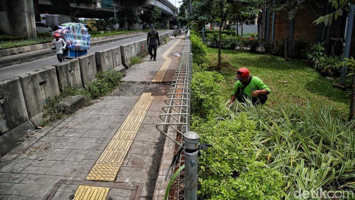 Taman Kampung Muka, Taman di Pinggir Rel Kereta Api Taman Kampung Muka yang dibangun awal tahun 2022 mulai dibuka buat umum. Taman ini berada dengan rel kereta api di Pademangan, Ancol, Jakarta Utara.
