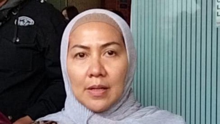 venna melinda di polda jatim menjalani pemeriksaan selama 4 jam