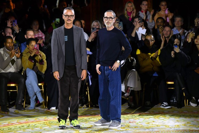 Inilah Viktor Horsting dan Rolf Snoeren, desainer yang berada di balik konsep presentasi koleksi yang unik tersebut. (Foto: Dominique Charriau/WireImage)