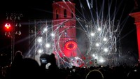 Festival ini membuat para pengunjung terkagum-kagum.