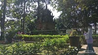 Candi Hindu kuno yang ditemukan oleh seorang peneliti yang berada di tengah pulau Situ Cangkuang.