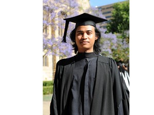 Top! Dosen Ini Buka Yayasan untuk Bantu Anak di Desa Belajar Bahasa Inggris
