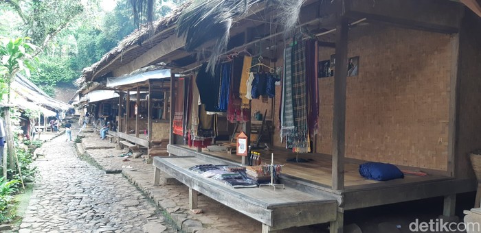 Awal Tahun, Desa Baduy Kedatangan Ribuan Wisatawan