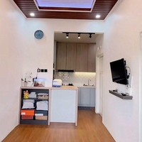 Putri mengatakan ia membeli rumah subsidi pada tahun 2017/2018 dengan luas tanah 10x6 meter. Kemudian rumah tersebut direnovasi tahun 2021 hingga 2022. Wanita 27 tahun itu menuturkan konsep desain rumahnya adalah scandinavian house. Dia ingin rumah yang simple dan minimalis. Foto: Dok. TikTok @rrputtri.