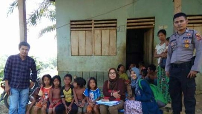 Bripka Guruh salurkan bantuan ke Suku Anak Dalam Jambi
