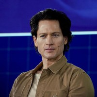 Bryan Johnson mengungkap bahwa dia memiliki tim yang terdiri dari 30 dokter dan pakar kesehatan untuk membantunya memiliki jantung sesehat manusia berusia 37 tahun, kulit seusia 28 tahun dan kualita paru-paru seperti remaja 18 tahun.  Foto: Getty Images