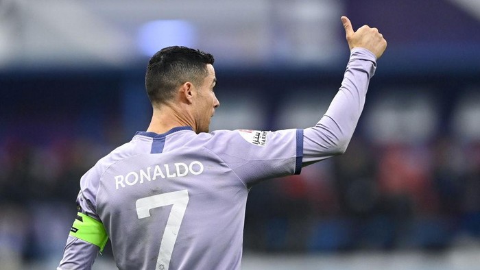 RIYADH, SAUDI ARABIA - JANUARY 26: Cristiano Ronaldo of Al Nassr FC during the Saudi Super Cup match between Al Ittihad and Al Nassr at King Fahd International Stadium on January 26, 2023 in Riyadh, Saudi Arabia. (Photo by Sam Bagnall - AMA/Getty Images)