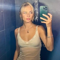 “Ketika kamu adalah wanita yang foto-fotonya viral dikira kekasih Pique, ketika semuanya benar-benar keliru dan foto-fotoku dicuri,” tulis Dani Fae pada unggahan Instagram. Foto: Twitter/@itsdanifae