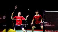 Liu/Ou menutup gim kedua dengan kemenangan 21-13.