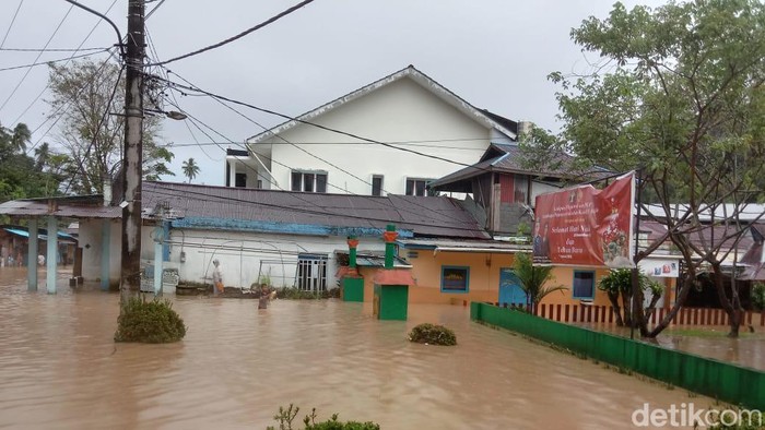 Foto banjir Manado, Sulawesi Utara.