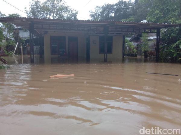 Potret Dasyatnya Banjir Bandang dan Longsor Terjang Kota Manado