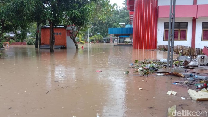 Potret Dasyatnya Banjir Bandang Dan Longsor Terjang Kota Manado